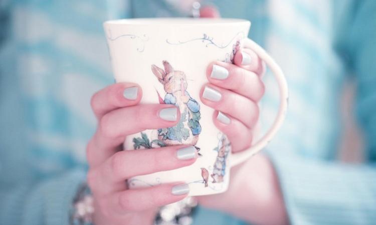 手黑黃適合的美甲顏色_美甲膚色黑適合什么顏色_美甲顏色黑適合黃手嗎