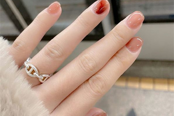 <strong>美甲建構(gòu)有氣泡怎么處理 美甲建構(gòu)怎么做</strong>