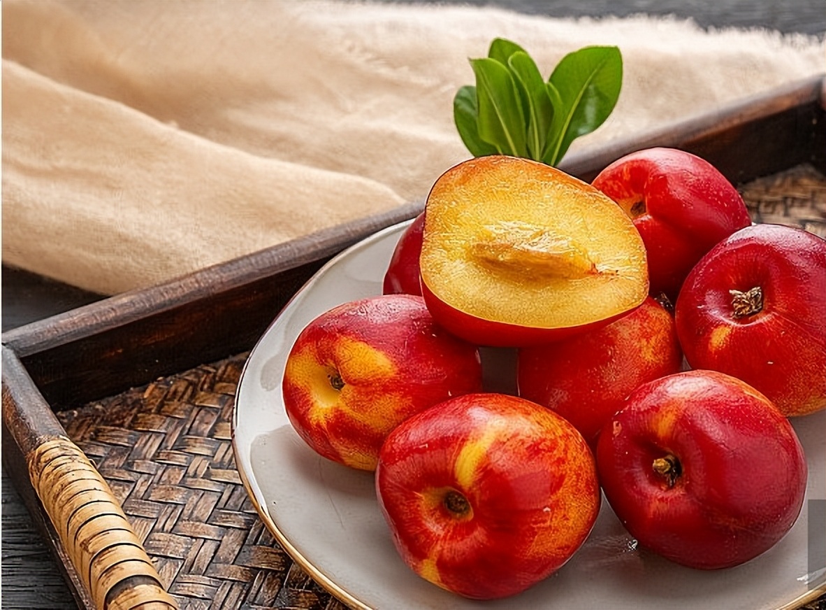 哺乳期的寶媽可以吃什么水果_哺乳期寶媽能吃水果嗎_哺乳媽媽可以吃水果