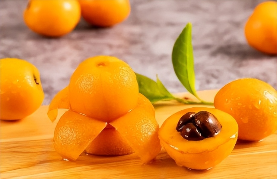 哺乳期的寶媽可以吃什么水果_哺乳期寶媽能吃水果嗎_哺乳媽媽可以吃水果